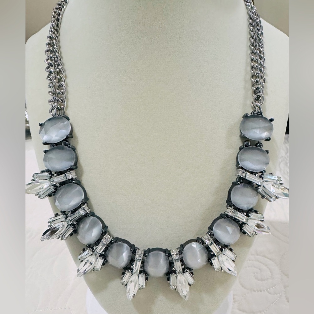 White House Black Market Retro Ice Necklace